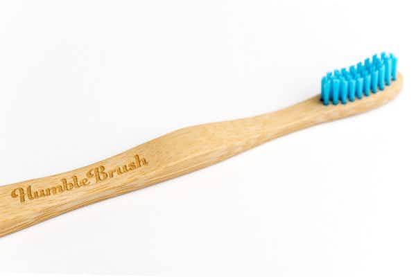Brosse à dents à poils souples en bambou - Adultes Bleu