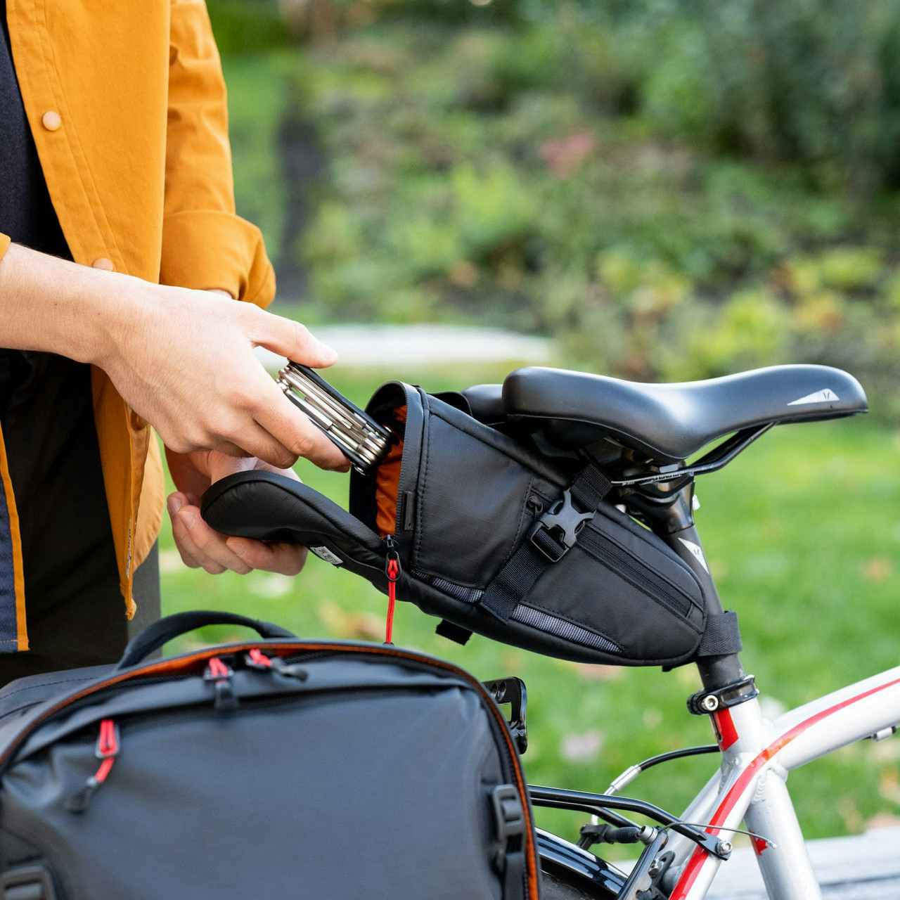 Commute Seat Pack - Recycled Fabric Black