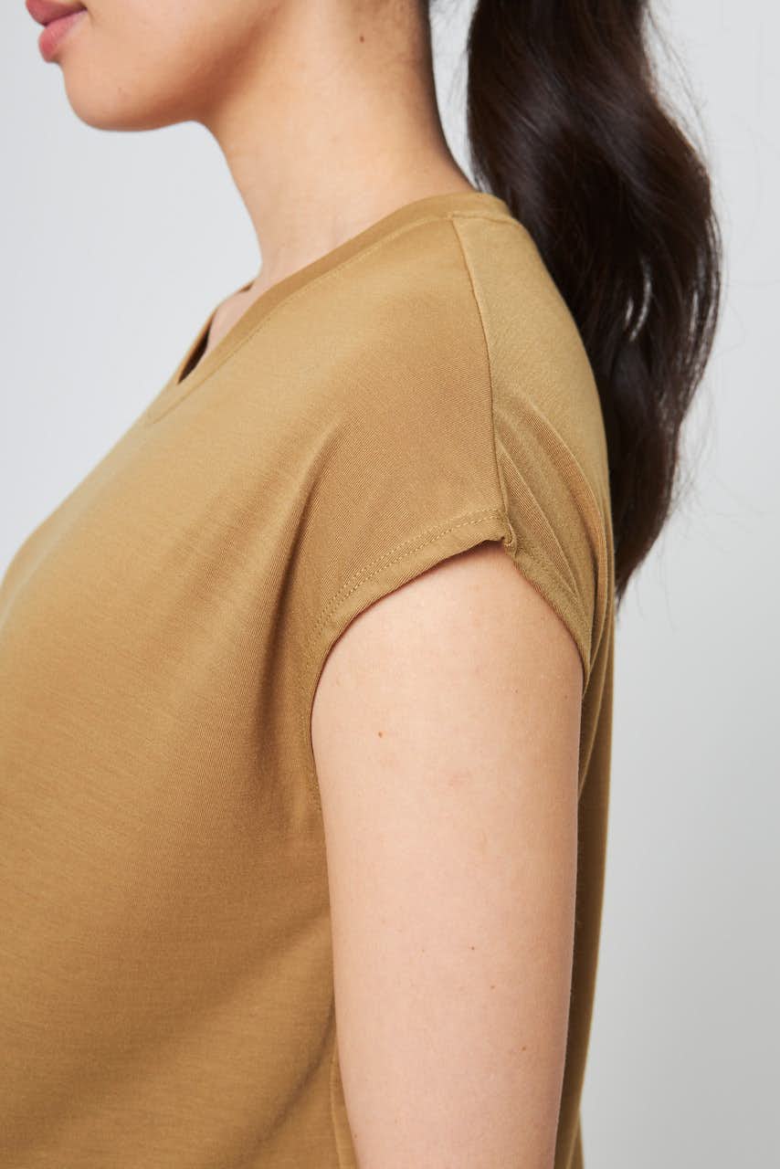 Dynamic Relaxed Short Sleeve Maternity Tee Dull Gold