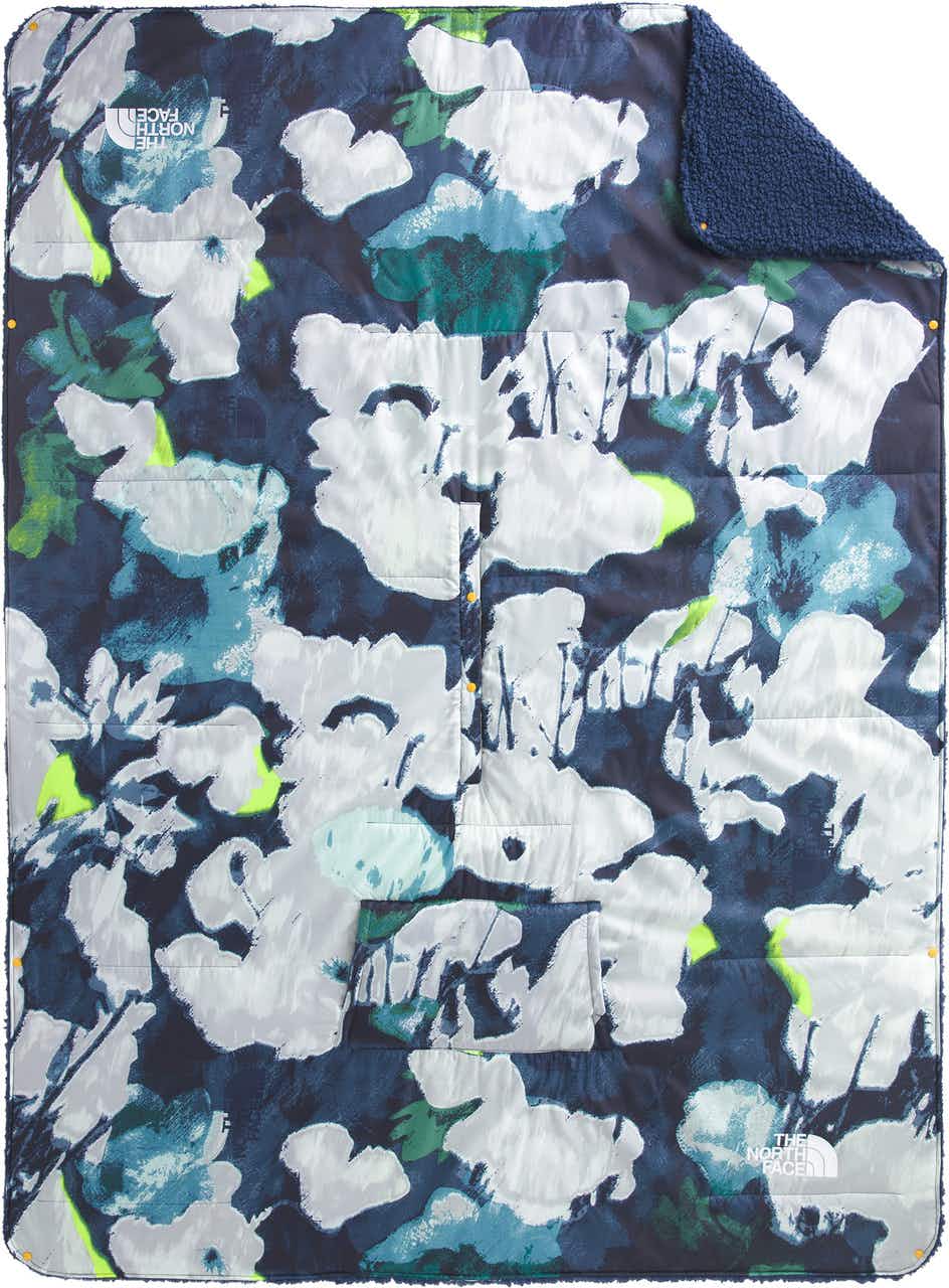 Wawona Fuzzy Blanket Summit Navy Abstract Flor
