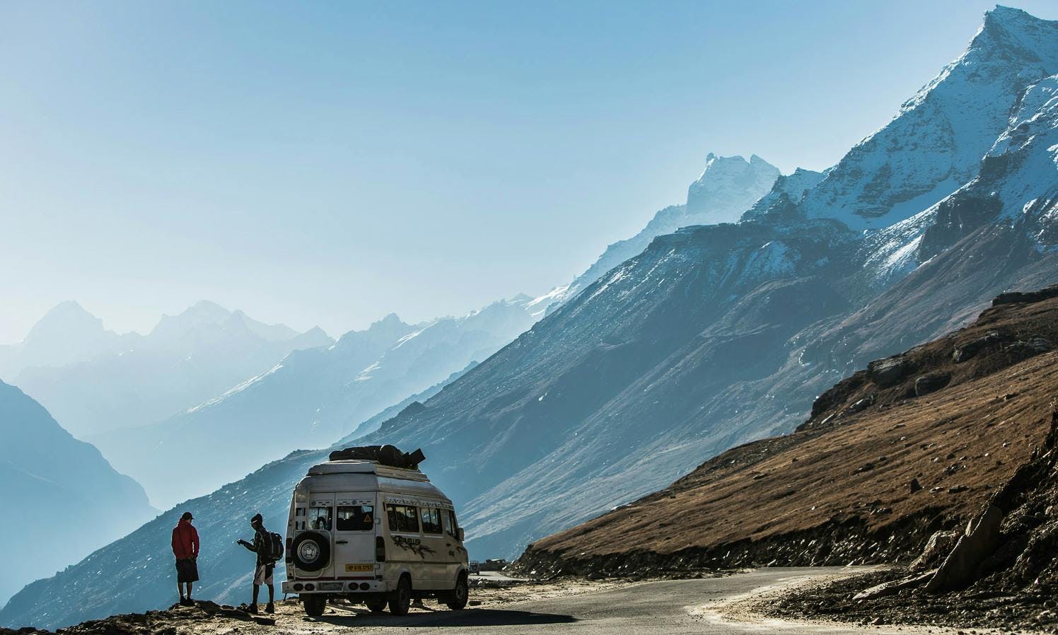 roadside stop in the himalayas in India