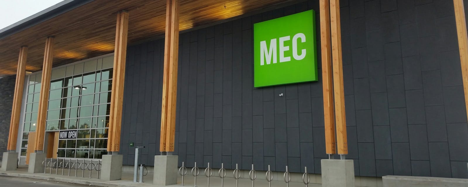 If you love trails, snow, water or fresh air, this is your store. Visit MEC South Edmonton for outdoor gear, know-how and inspiration.