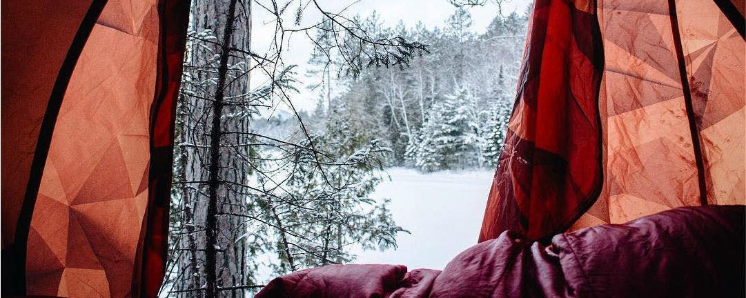 Camping d’hiver : 26 trucs pour débutants !
